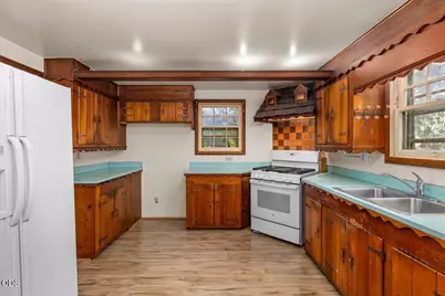 111 Elm Street, Medford, OR 97501 - Photo 10