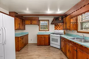 111 Elm St, Medford, OR 97501 - Photo 10
