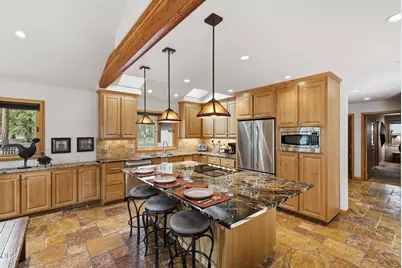70186 Viburnum Way, Black Butte Ranch, OR 97759 - Photo 10