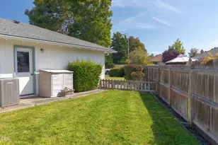 2673 Brookside Dr, Medford, OR 97504 - Photo 24