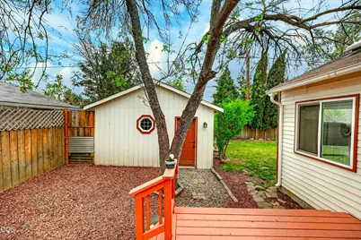 1117 W 9th Street, Medford, OR 97501 - Photo 16