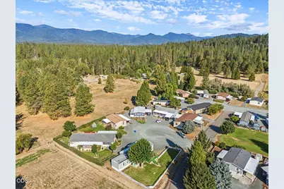 8969 E Evans Creek Road # 23, Rogue River, OR 97537 - Photo 2