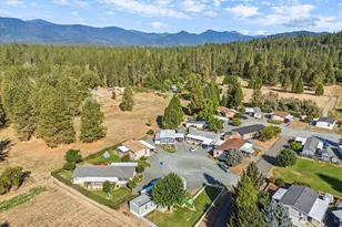 8969 E Evans Creek Rd, Rogue River, OR 97537 - Photo 2