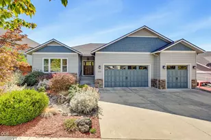 4342 Vista Pointe Dr, Medford, OR 97504 - Photo 2