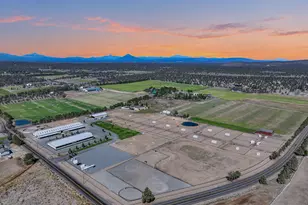 66240 Black Horse Ln, Bend, OR 97703 - Photo 2