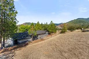 451 Buysman Way, Grants Pass, OR 97526 - Photo 36