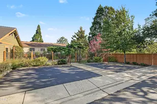 470 Beach St, Ashland, OR 97520 - Photo 30