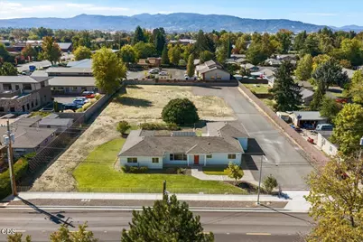 1225 Corona Avenue, Medford, OR 97504 - Photo 42