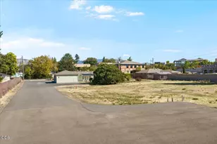 1225 Corona Ave, Medford, OR 97504 - Photo 44