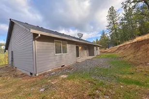 1780 Wards Creek Rd, Rogue River, OR 97537 - Photo 14