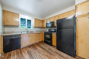 112 Saxbury Dr, Central Point, OR 97502 - Photo 10