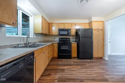 112 Saxbury Drive, Central Point, OR 97502 - Photo 8