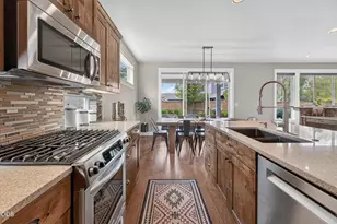 61117 Manhae Loop, Bend, OR 97702 - Photo 14