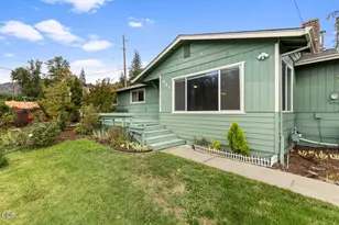 945 NE Beacon Dr, Grants Pass, OR 97526 - Photo 6