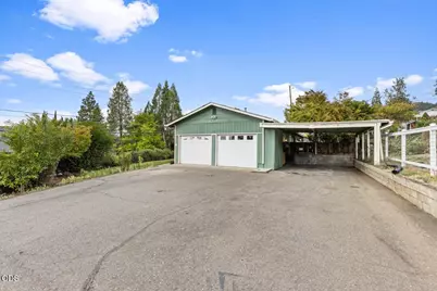945 NE Beacon Drive, Grants Pass, OR 97526 - Photo 2