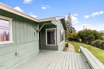 945 NE Beacon Drive, Grants Pass, OR 97526 - Photo 8