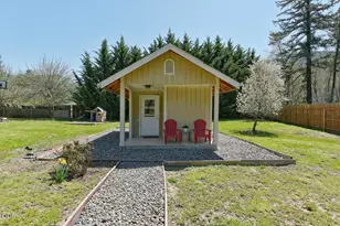 3919 Little Applegate Rd, Jacksonville, OR 97530 - Photo 4