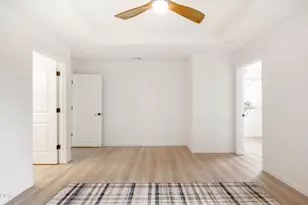 20754 NE Sierra Dr, Bend, OR 97701 - Photo 18