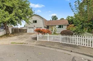 611 Edwina Ave, Central Point, OR 97502 - Photo 24