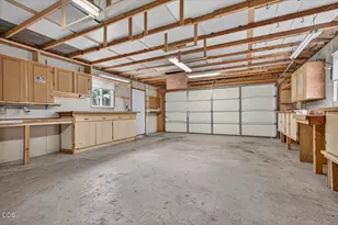 611 Edwina Ave, Central Point, OR 97502 - Photo 46