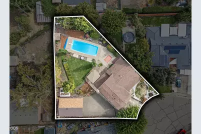 611 Edwina Avenue, Central Point, OR 97502 - Photo 2