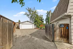 611 Edwina Ave, Central Point, OR 97502 - Photo 42
