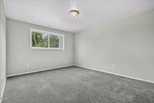611 Edwina Ave, Central Point, OR 97502 - Photo 28