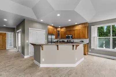 1748 NW Nickernut Place, Redmond, OR 97756 - Photo 6
