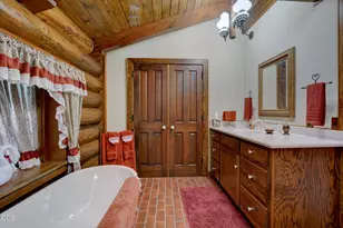 5263 Griffin Ln, Medford, OR 97501 - Photo 22