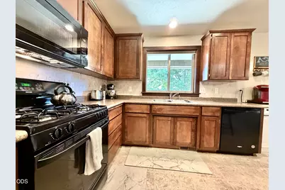 3235 Paramont Street, Klamath Falls, OR 97603 - Photo 10