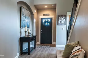 20576 Kira Dr, Bend, OR 97702 - Photo 4