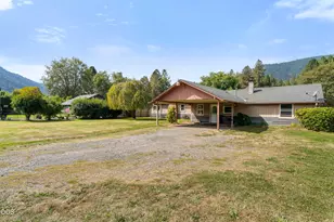 175 W Evans Creek Rd, Rogue River, OR 97537 - Photo 4