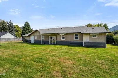 175 W Evans Creek Road, Rogue River, OR 97537 - Photo 22