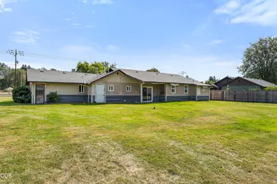 175 W Evans Creek Road, Rogue River, OR 97537 - Photo 20