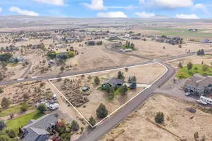 324 SE Barber Rd, Madras, OR 97741 - Photo 2
