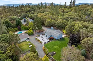8939 Monument Dr, Grants Pass, OR 97526 - Photo 50