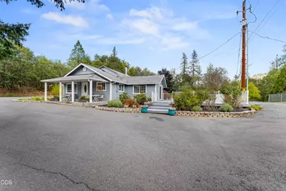 8939 Monument Drive, Grants Pass, OR 97526 - Photo 4