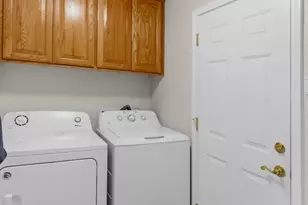 1810 SW J St, Grants Pass, OR 97526 - Photo 26