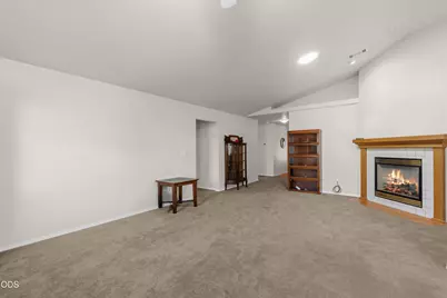 1810 SW J Street, Grants Pass, OR 97526 - Photo 6