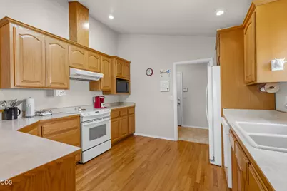 1810 SW J Street, Grants Pass, OR 97526 - Photo 10