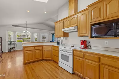 1810 SW J Street, Grants Pass, OR 97526 - Photo 12