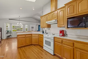 1810 SW J St, Grants Pass, OR 97526 - Photo 12