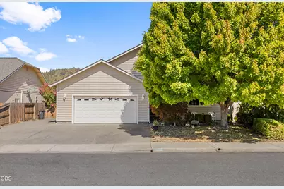 1810 SW J Street, Grants Pass, OR 97526 - Photo 32