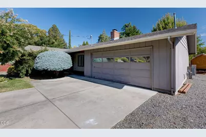 203 S Rose Street, Phoenix, OR 97535 - Photo 42