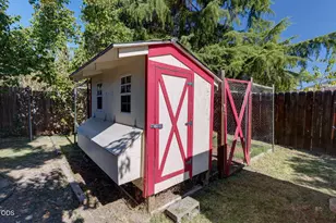 203 S Rose St, Phoenix, OR 97535 - Photo 28