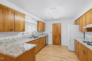 203 S Rose St, Phoenix, OR 97535 - Photo 4