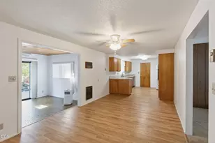 203 S Rose St, Phoenix, OR 97535 - Photo 2
