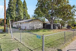 723 SW Cypress St, Grants Pass, OR 97526 - Photo 20
