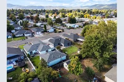 1003 Juanita Way, Central Point, OR 97502 - Photo 40