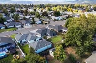 1003 Juanita Way, Central Point, OR 97502 - Photo 40